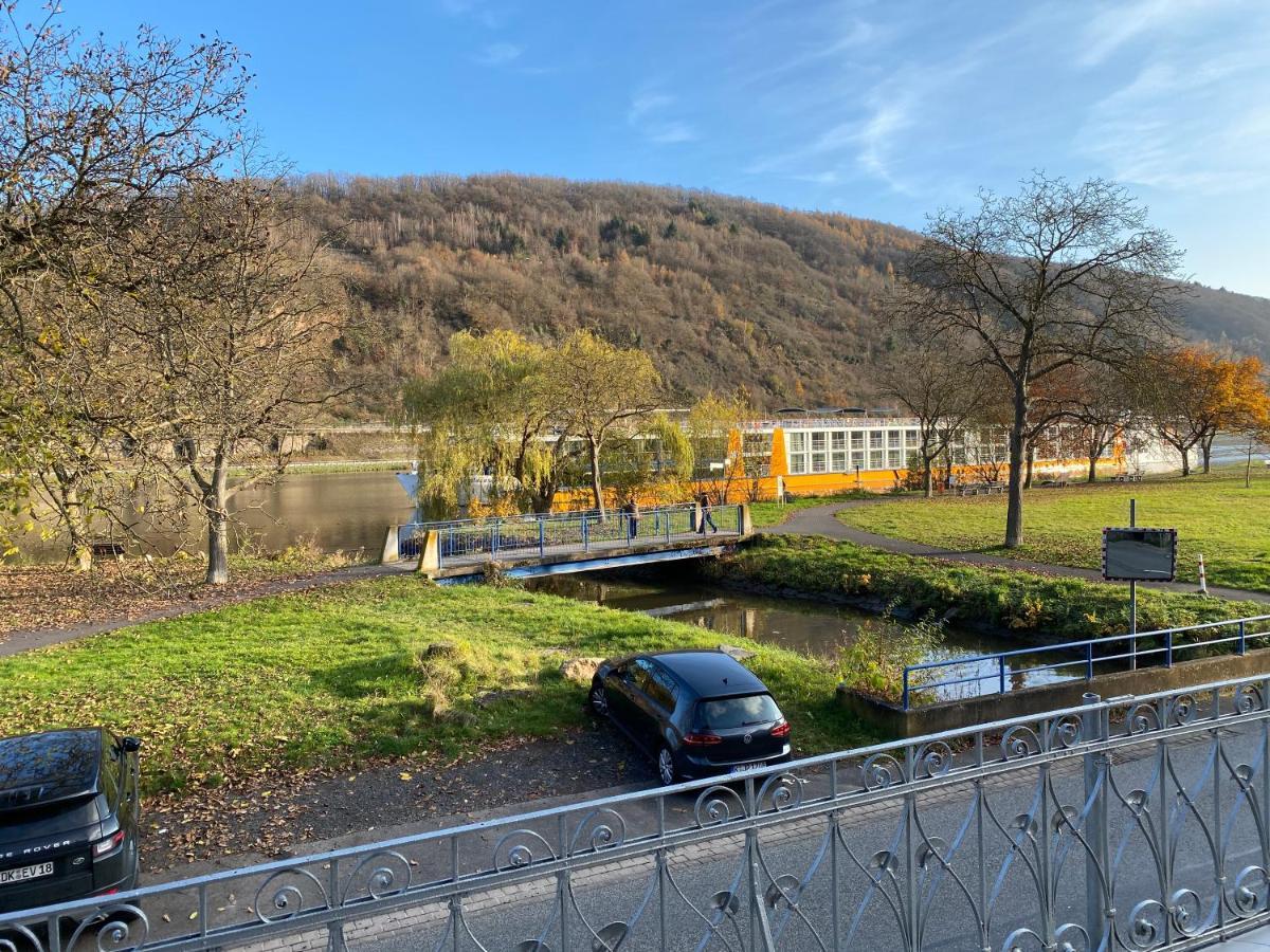 Ferienwohnung Direkter Moselblick I Altbau I 4 Personen I Terrasse Sankt Aldegund Exterior foto